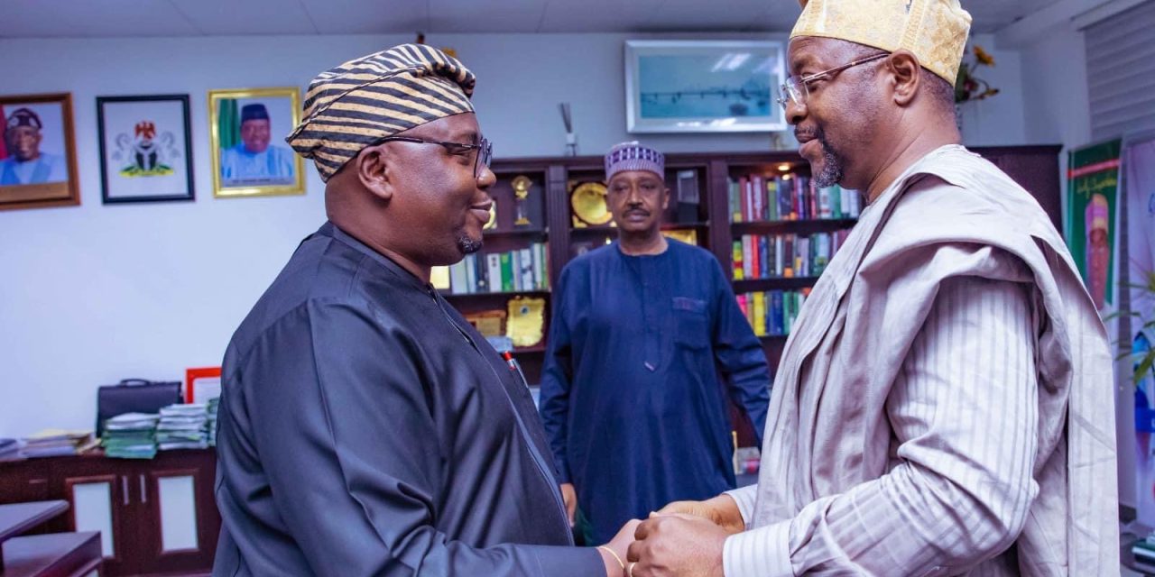 Sunday Dare Visits Adelabu, Minister of Power in Abuja